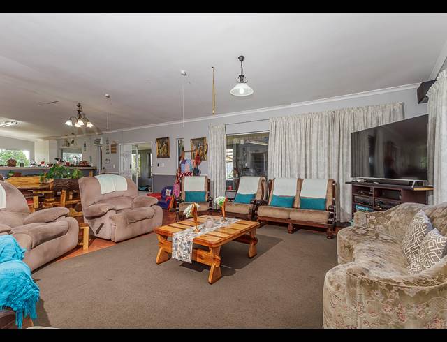 5 BEDROOM HOUSE FOR SALE IN CLIFFDALE